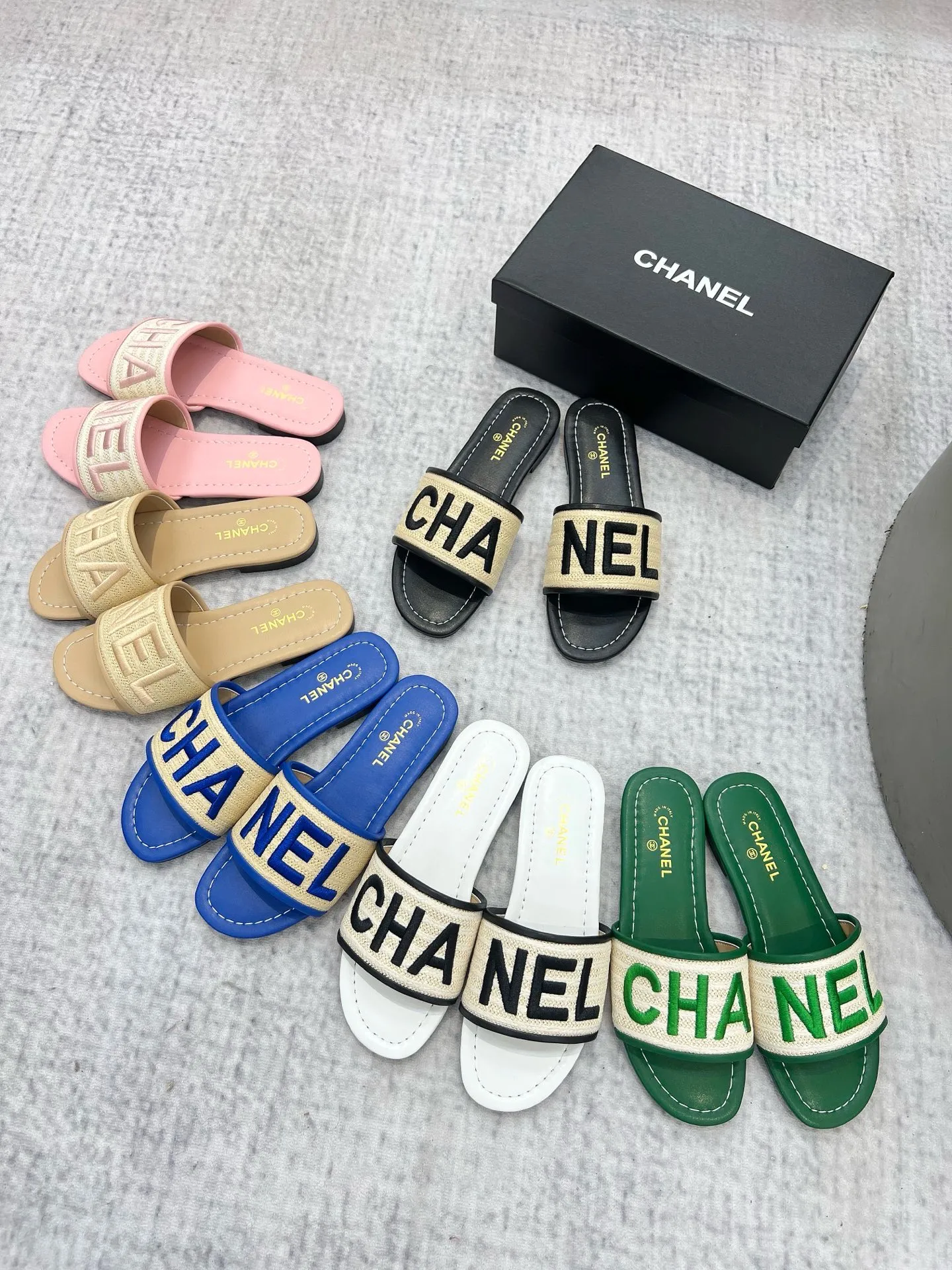 💕💕Factory direct selling price p340💕💕 Genuine leather sole +30 CHANEL, the upper uses three-dimensional electric embroidery technology, the upper foot is comfortable, soft and breathable, must-have size 35-43, leather sole +30